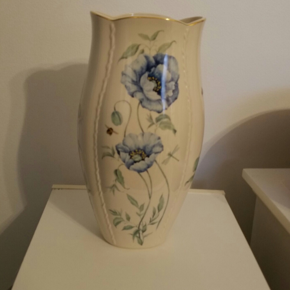 NWT Lenox morningside cottage 11.5 inch vase.